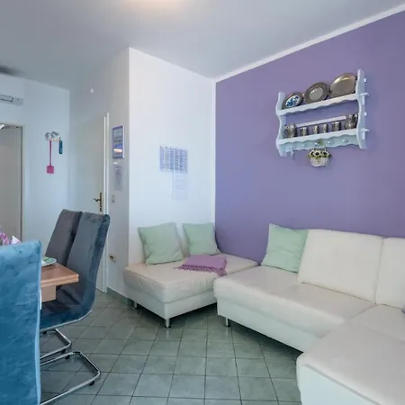 Apartament Lucija 5 By Guide Crikvenica